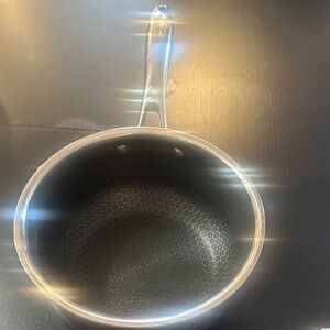 HEXCLAD Stainless Steel Saucepan with Honeycomb Interior